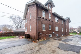 415 W Ridgeland Ave in Waukegan, IL - Building Photo - Building Photo