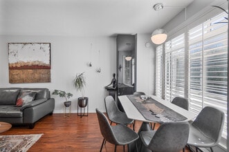 2106 Yew St in Vancouver, BC - Building Photo - Building Photo