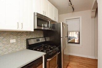 2423 N Kedzie Blvd in Chicago, IL - Building Photo - Building Photo