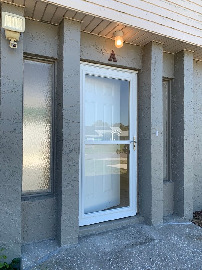 2138 19th Ave SW in Largo, FL - Building Photo - Building Photo