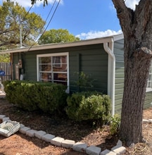 614 S Groos St in Kyle, TX - Foto de edificio - Building Photo