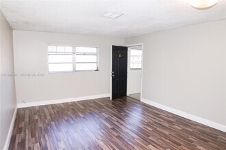 4280 Woodside Dr in Coral Springs, FL - Building Photo - Building Photo