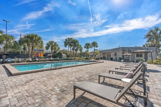 Stella West in Orlando, FL - Foto de edificio - Building Photo