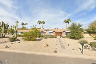 7326 E Cholla Ln in Scottsdale, AZ - Building Photo