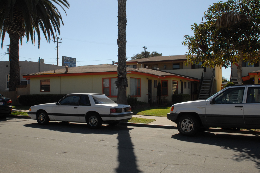 5041-5055 Lotus St in San Diego, CA - Building Photo