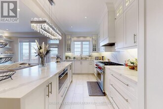 88 Hartney Dr in Richmond Hill, ON - Building Photo - Building Photo