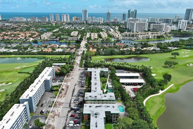 1450 Atlantic Shores Blvd in Hallandale Beach, FL - Foto de edificio - Building Photo