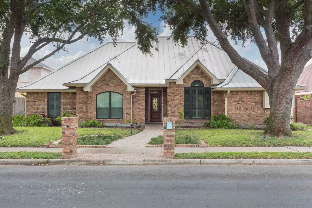701 Avocet Ave in McAllen, TX - Building Photo