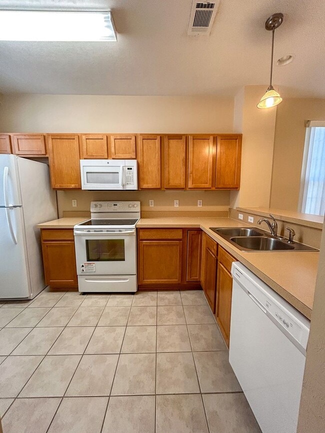 861 NW 21st Ave in Gainesville, FL - Building Photo - Building Photo