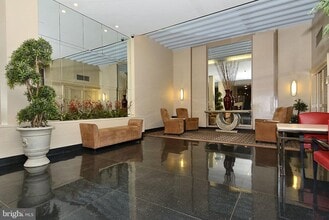 2500 Q St NW in Washington, DC - Building Photo - Building Photo