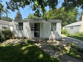 This beautifully updated 3-bedroom, 1-bath in Detroit, MI - Building Photo