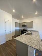 5813 Betty Lou Dr in Killeen, TX - Building Photo - Building Photo