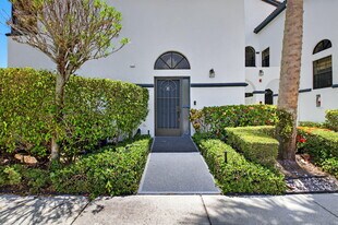 5136 Floria Dr in Boynton Beach, FL - Building Photo