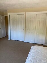 48 Bigelow Ave, Unit 24 in Watertown, MA - Foto de edificio - Building Photo