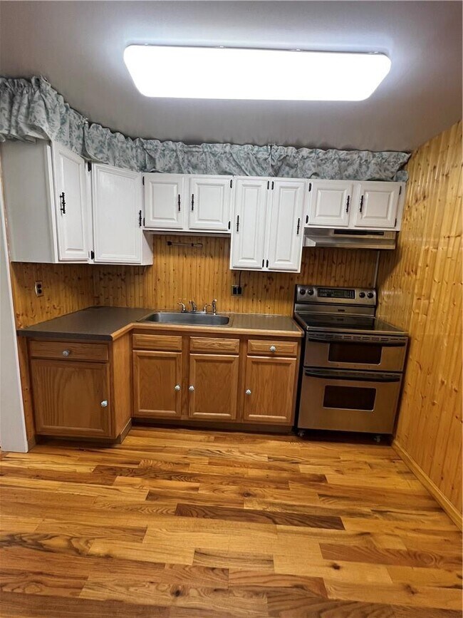 property at 207 Monhagen Ave