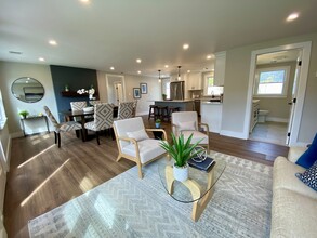 5 Melville Pl in Wayland, MA - Building Photo - Building Photo