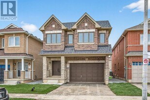 15 Huntsworth Ave in Thorold, ON - Building Photo