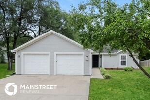 7303 Oak St in Pleasant Valley, MO - Building Photo