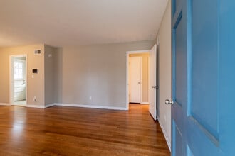 5121 Ginger Cir in Memphis, TN - Building Photo - Building Photo