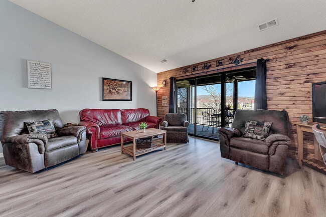 133 Troon Dr in Branson, MO - Foto de edificio - Building Photo