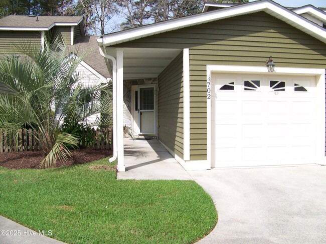 702 Cedarwood Village in Morehead City, NC - Building Photo - Building Photo