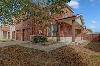 2005 Testament Trail in Plano, TX - Foto de edificio - Building Photo