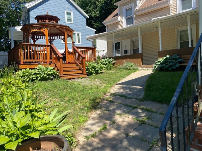 15 Crescent Ln, Unit 15 Crescent LN Unit B, Unit 15 Crescent LN Unit B