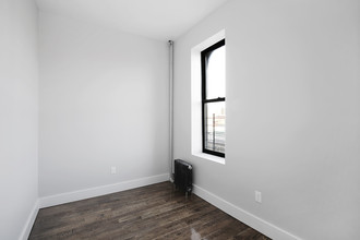 326 E 117th St in New York, NY - Building Photo - Building Photo