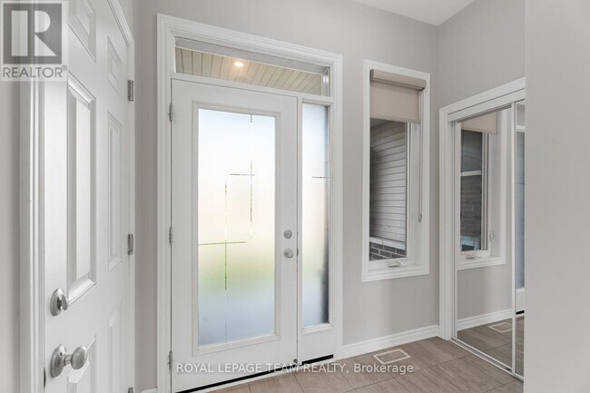 86 Baldcypress Way in Ottawa, ON - Building Photo - Building Photo