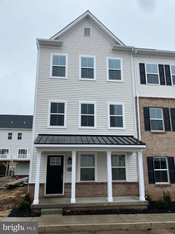 32 Anderson Dr in Bridgeport, PA - Building Photo - Building Photo