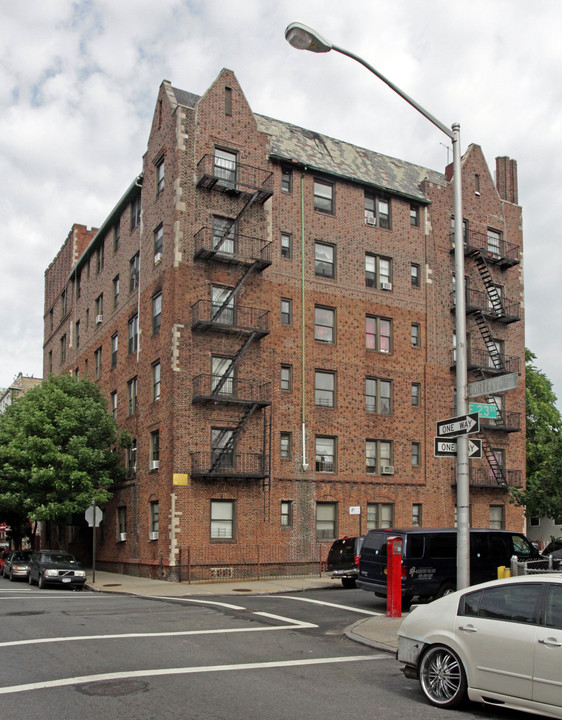 2223 Cortelyou Rd in Brooklyn, NY - Foto de edificio