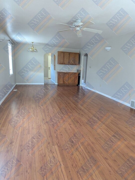 160 W 2nd N in Green River, WY - Building Photo