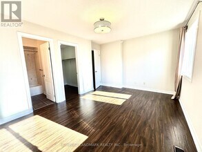 113 Mynden Way in Newmarket, ON - Building Photo - Building Photo