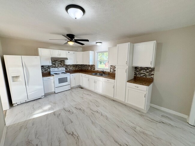 711 Grandview Dr in Franklin, KY - Building Photo - Building Photo