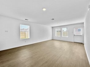 5823 Standpiper Lp in Baytown, TX - Building Photo - Building Photo