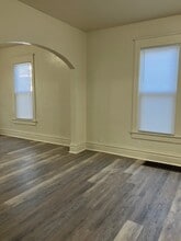 236 NE Rock Island Ave in Peoria, IL - Building Photo - Building Photo