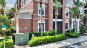 1351 Venezia Ct in Davenport, FL - Building Photo