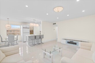 361 Normandy Ln in Delray Beach, FL - Building Photo - Building Photo