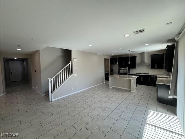 property at 101 E Opulent Rose Ave
