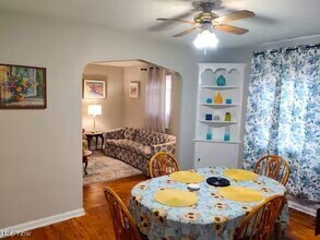 488 E 222nd St-Unit -Down in Euclid, OH - Building Photo - Building Photo