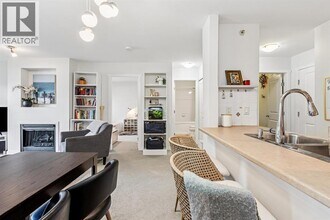 404 W 23 St in North Vancouver, BC - Building Photo - Building Photo