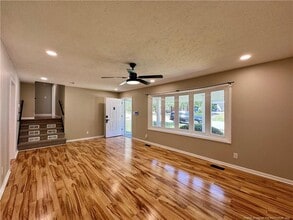 1089 Torrey Dr in Fayetteville, NC - Building Photo - Building Photo