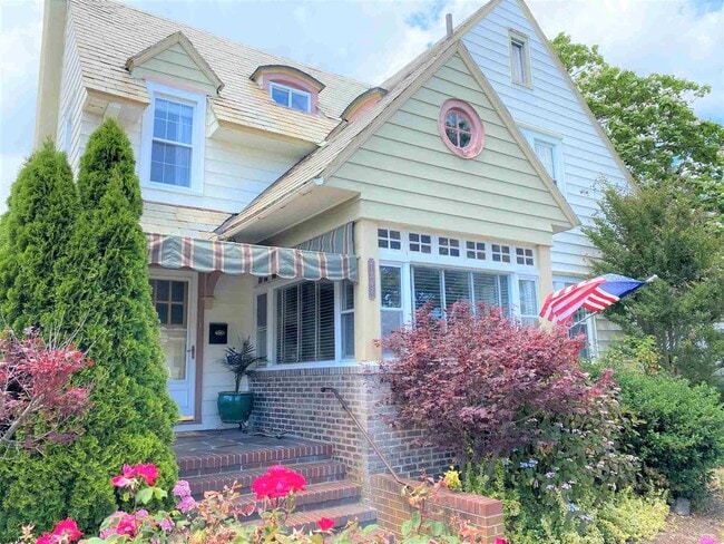property at 7207 Ventnor Ave