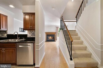 106 McIlhaney Way in Purcellville, VA - Building Photo - Building Photo