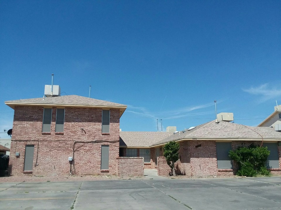 1905 Amy Sue Dr in El Paso, TX - Foto de edificio