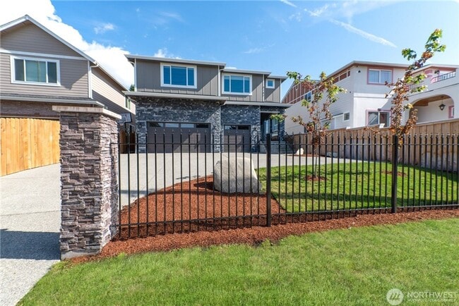 2147 Browns Point Blvd in Tacoma, WA - Building Photo - Building Photo