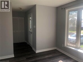 29 Birchcliffe Crescent in Hamilton, ON - Building Photo - Building Photo