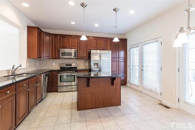 2636 Laurelcherry St in Raleigh, NC - Foto de edificio - Building Photo