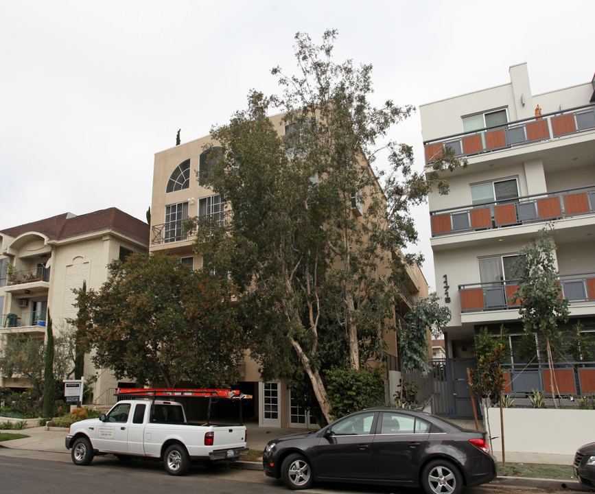 11723 Goshen Ave in Los Angeles, CA - Building Photo