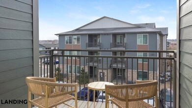 10670 Jake Jabs Blvd, Unit 8303 in Longmont, CO - Foto de edificio - Building Photo